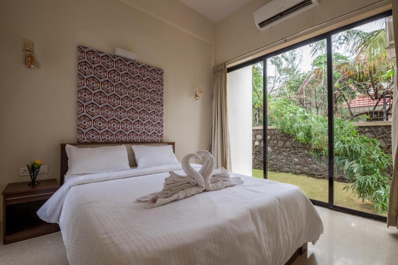 Stayvista'S Greenwoods Villa 10 - City-Center Villa With Private Pool, Terrace, Lift & Carrom Board Lonavala Eksteriør billede